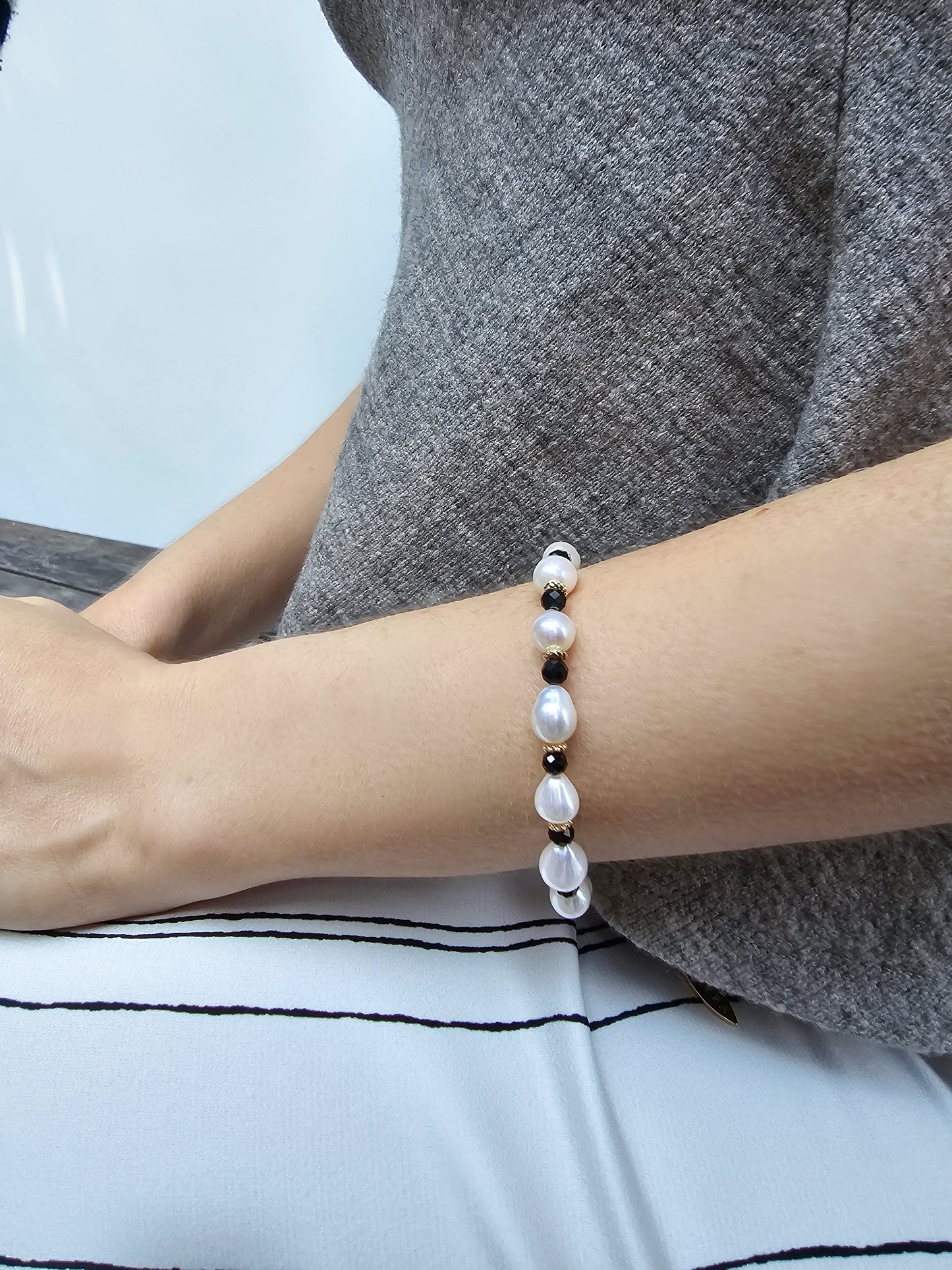 Freshwater Pearls With Black Obsidian Adjustable Bracelet PB001-1