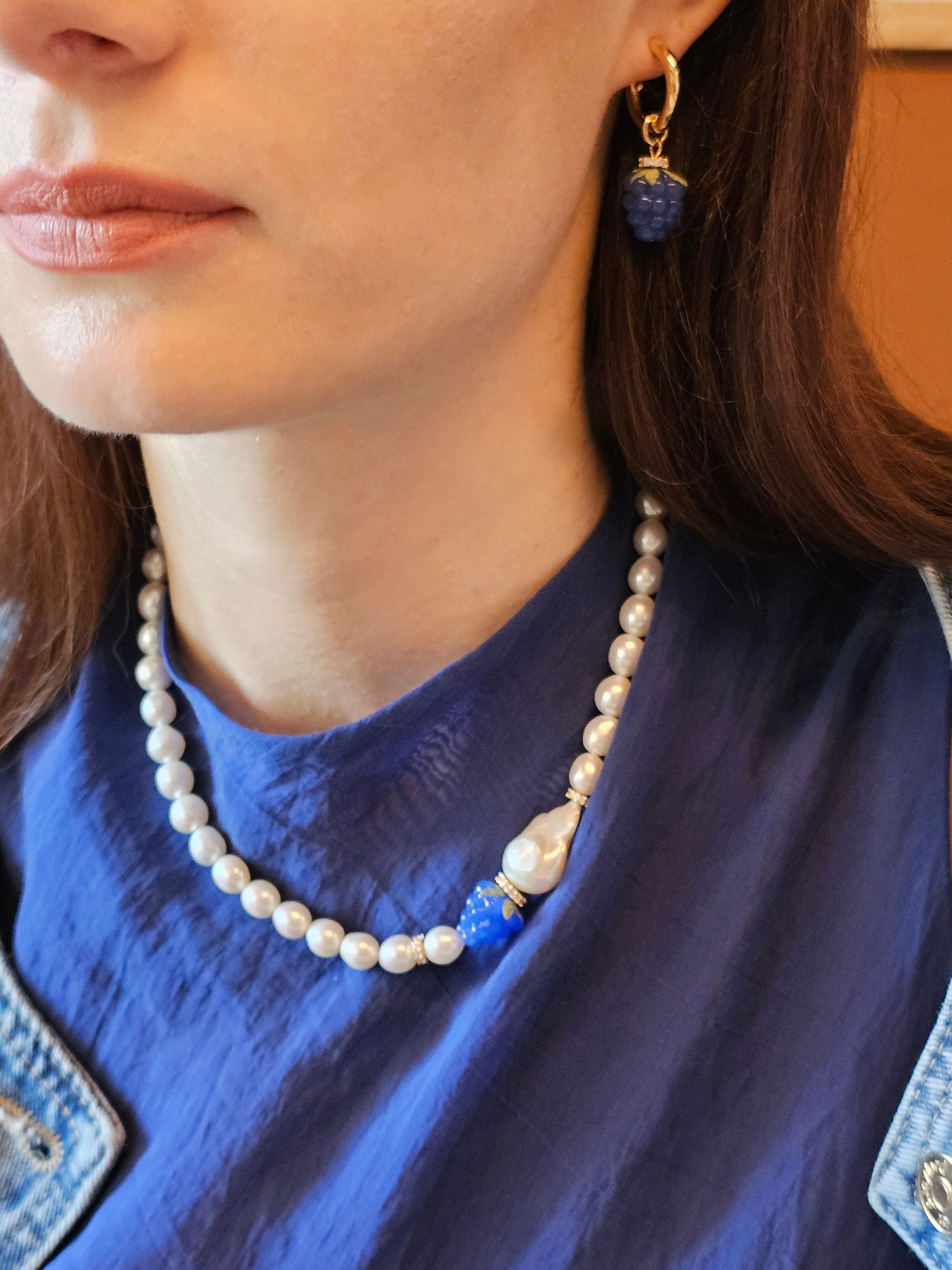 Freshwater Pearls With Blue Raspberry Necklace PN031-0