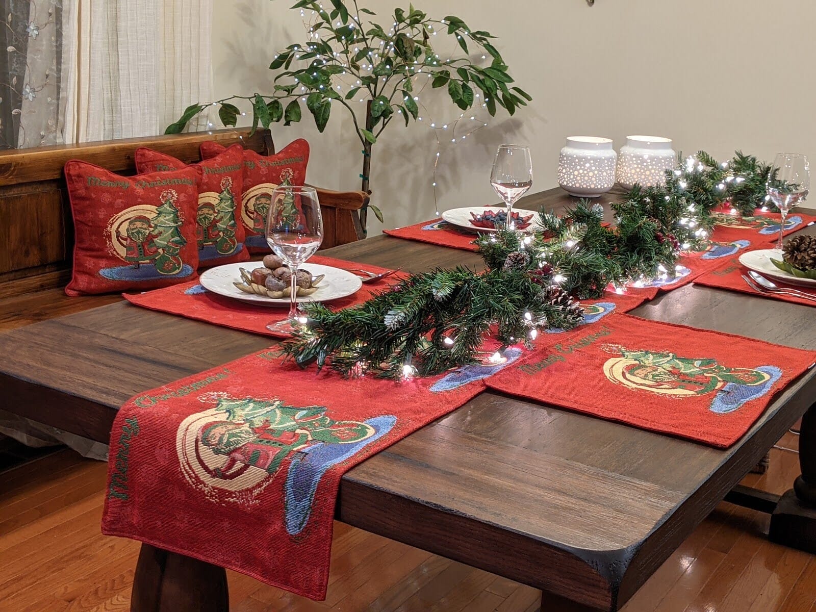 DaDa Bedding Set of 8 Pieces Red Santa Claus Holiday Table Tapestry - 4 Placemats, 2 Table Runners, 2 Throw Pillow Covers (17615)-1
