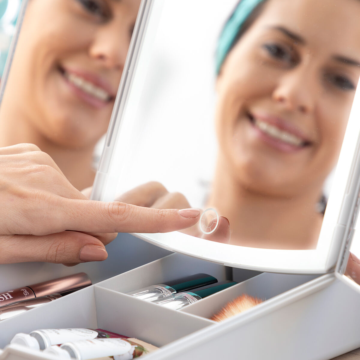 3-In-1 Folding LED Mirror with Make-up Organiser Panomir InnovaGoods-13