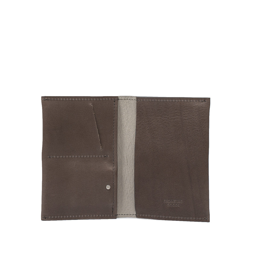 Leather AirTag Passport Holder 2.0 (OUTLET)-2