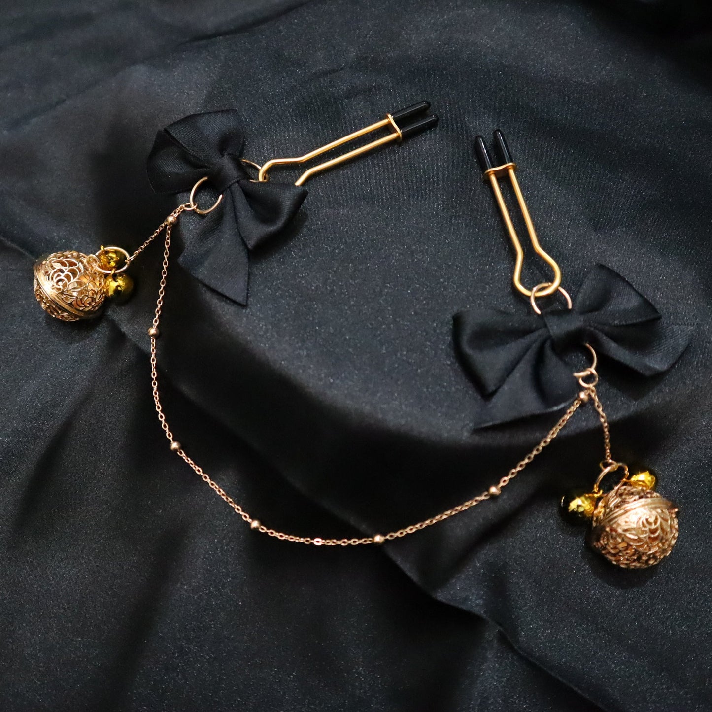 Bow Tie U-Shaped Nipple Clamps with Chain-3