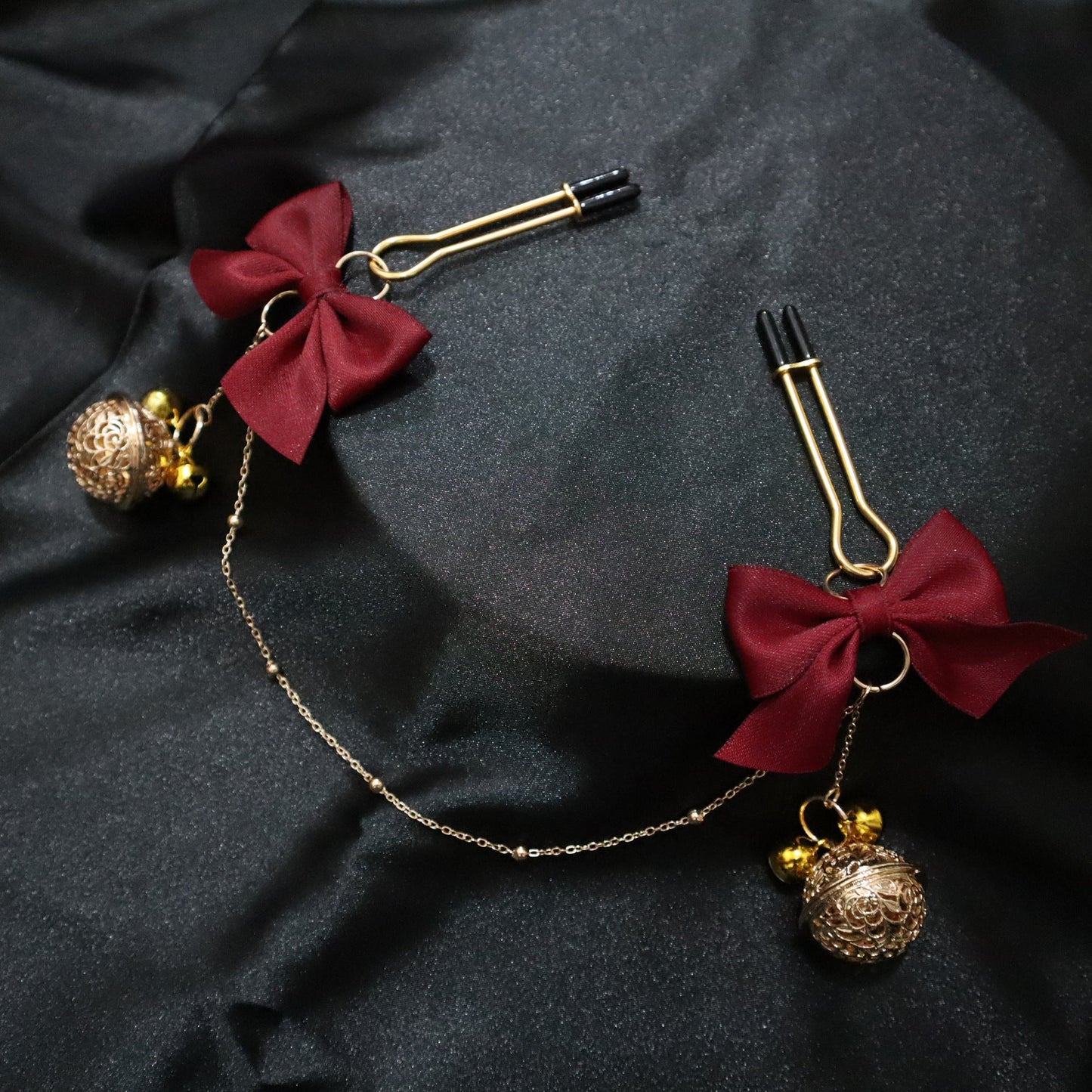 Bow Tie U-Shaped Nipple Clamps with Chain-1