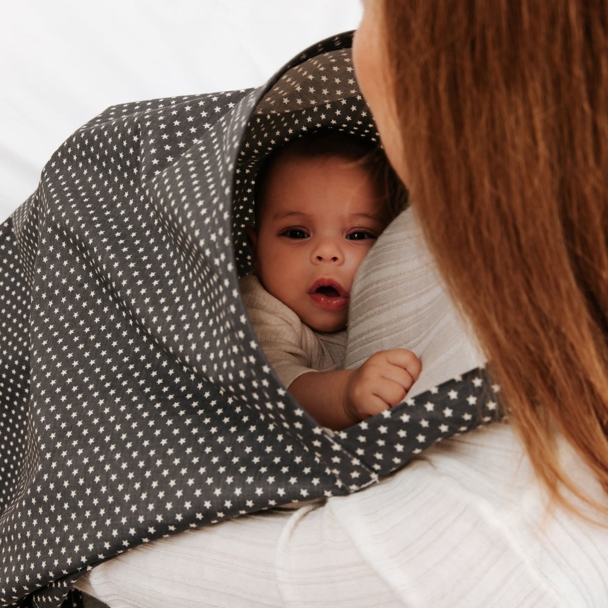 Breastfeed Apron - White Stars-2