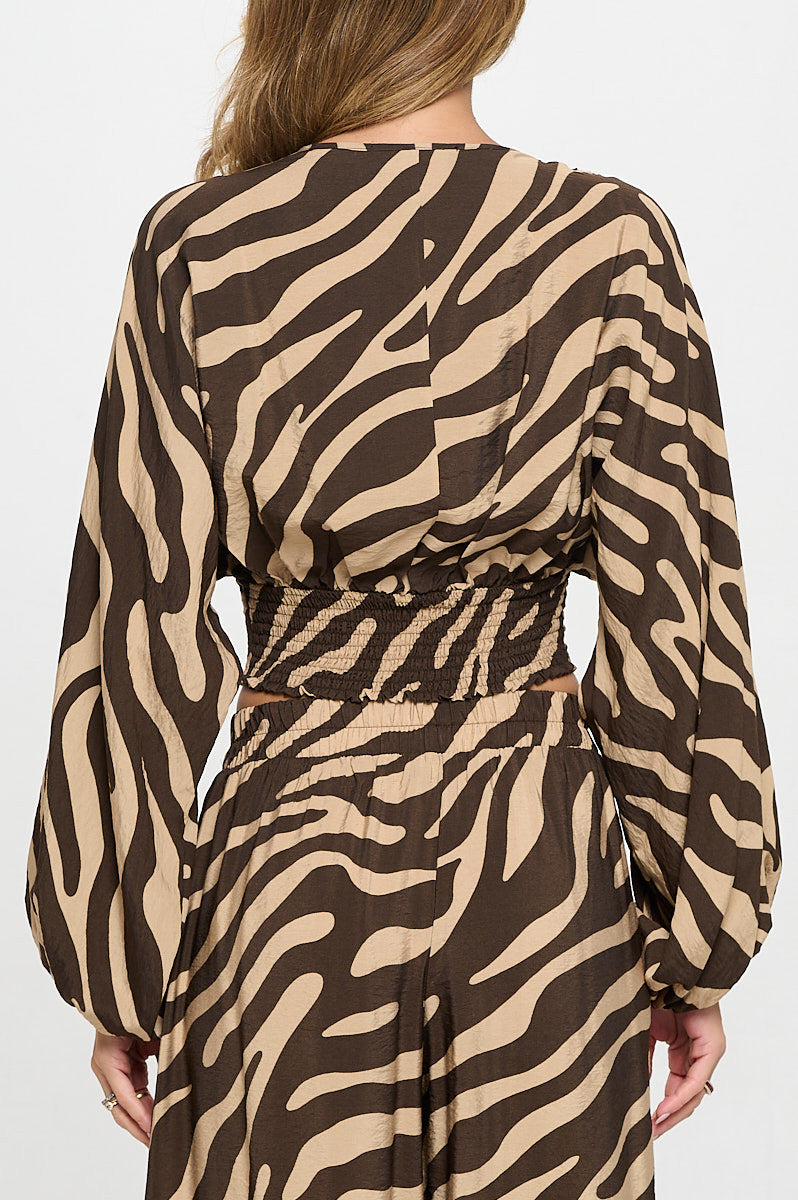 Print V neck Crop Top w Smock Detail-3