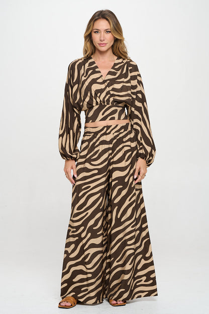 Print V neck Crop Top w Smock Detail-4