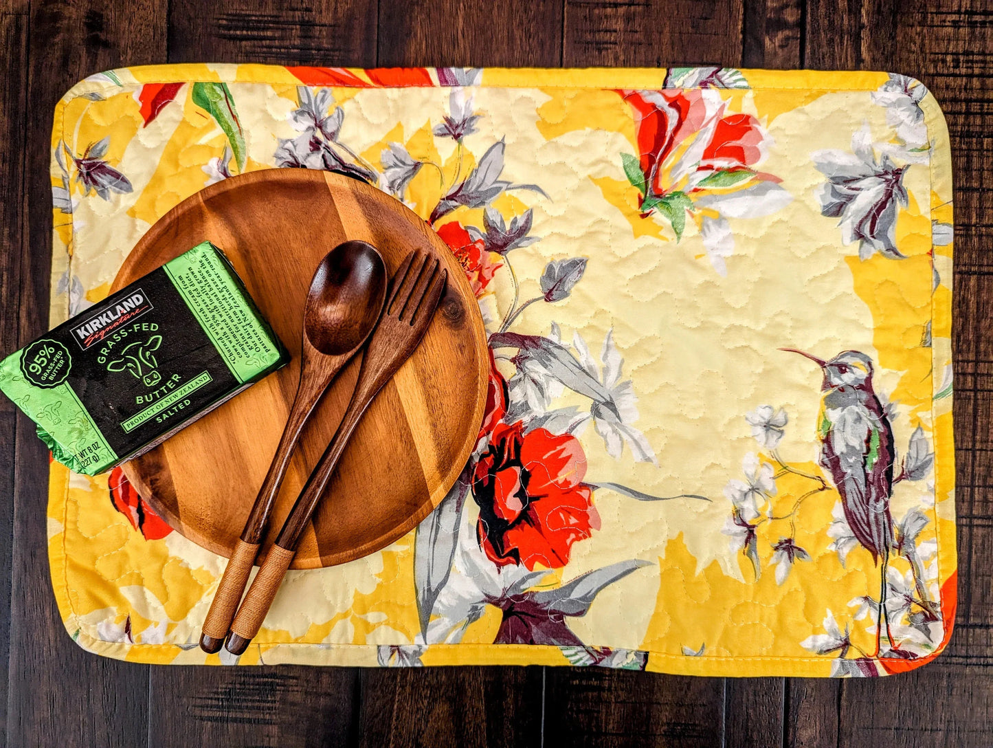 DaDa Bedding Radiant Sunshine Yellow Floral Dining Table Placemats - Set of 4-Pieces Quilted Hummingbirds Farmhouse Red Flowers - 13 x 19-4