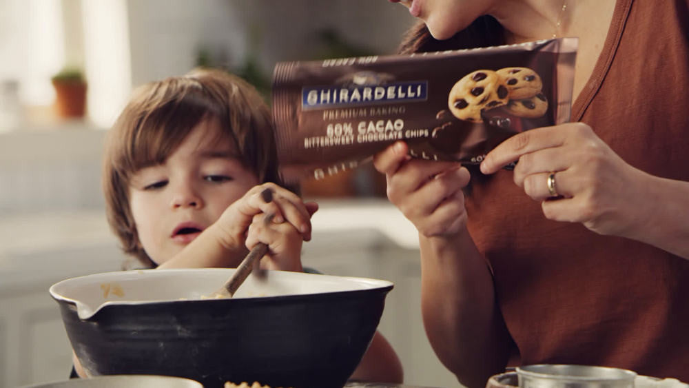 GHIR 60% BTRSWT CHIPS ( 12 X 10 OZ   )-1