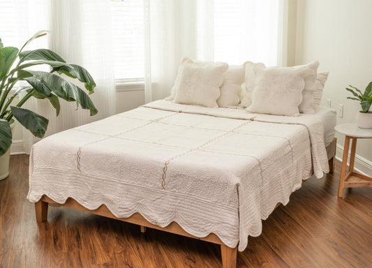 DaDa Bedding Elegant White Floral Beige Matelassé 100% Cotton Coverlet 5Pcs Bedspread Set - King Size (DXJ101796)-0