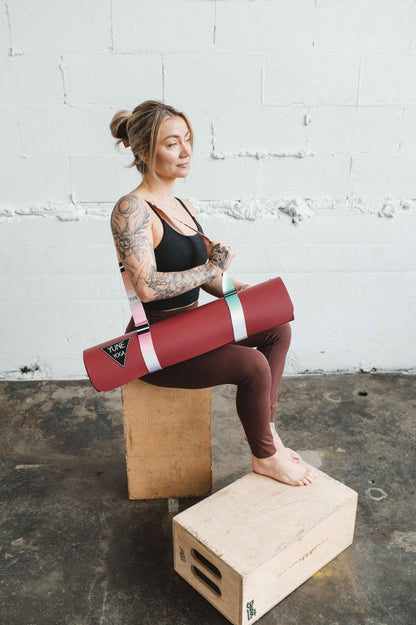 Helena Yoga Strap – Rainbow Stretching Strap w/ Metal Buckles | Yune Yoga-3